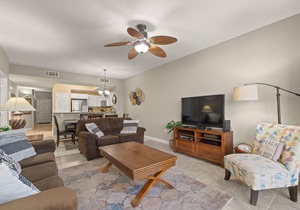 7th Floor Lovely Condo w/Outdoor Pool Heated Seasonally, On The Beach