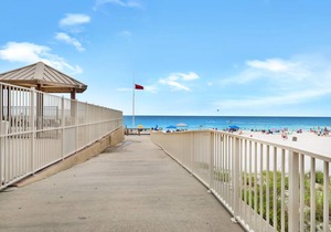83 m² Condo ∙ 2 bedrooms ∙ 6 guests