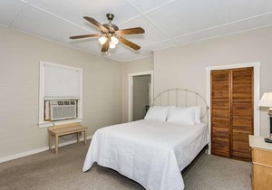 8th Ave Cottage