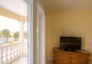 A Surf House 8007