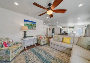 Amazing Renovated 4BR/3BA Beach House, Private Pool, Steps to the Beach
