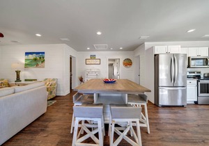 Amazing Renovated 4BR/3BA Beach House, Private Pool, Steps to the Beach