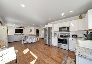 Amazing Renovated 4BR/3BA Beach House, Private Pool, Steps to the Beach