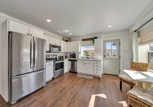Amazing Renovated 4BR/3BA Beach House, Private Pool, Steps to the Beach