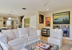 Artist Garden by AvantStay Great Location w Balcony Outdoor Dining Shared Pool BBQ Week Long Stays