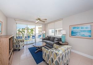 Bahia Vista 'Palm Trees and an Ocean Breeze'