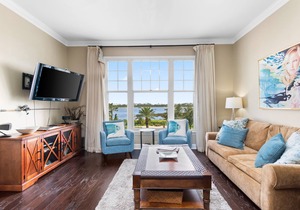 Bayfront, 4th-floor condo with hot tub, pool & views of Nicklaus Golf Course