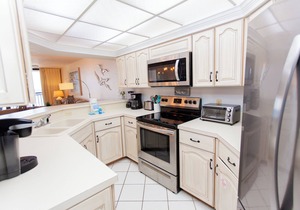 Beach Front Condo w/Amazing Gulf Front Views!
