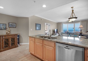 🌞Beach Front-UPGRADED WiFi-Pool-Grandview East 1204🌞