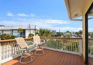 Beach Side- Harbor View