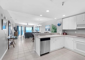 🌅Beachfront-2 Pools-Hot Tub-Sauna-Gym-2BR Emerald Isle 1206🌅