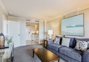 Beachfront condo with a pool, a hot tub, central AC, & on-site restaurants