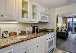 Beachfront condo with a pool, a hot tub, central AC, & on-site restaurants