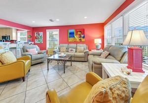 BeachFRONT Home~Gulf Front Deck~Amazing Views~4BR Hanging Out