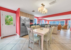 BeachFRONT Home~Gulf Front Deck~Amazing Views~4BR Hanging Out