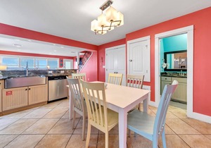 BeachFRONT Home~Gulf Front Deck~Amazing Views~4BR Hanging Out