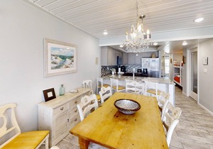 Beachfront Townhouse Private Garage & Balconies, Free Golf & Activities Daily