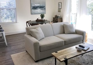 Beautiful 3 Br/2 Baths & huge pool- 5 Min. WALK to BEACH & Dining! FREE GYM