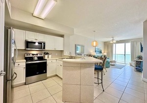 Beautiful 6th Floor New LR furniture, 2BR/2BACondo- 2 King BR, 2 BA , BUNK ROOM!
