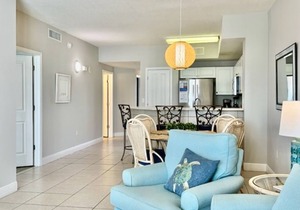 Beautiful 6th Floor New LR furniture, 2BR/2BACondo- 2 King BR, 2 BA , BUNK ROOM!