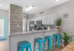 Beautiful Beach House with Pool Access Central Location 5 minute walk to Beach!