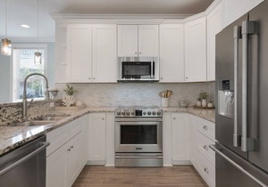 Beautiful Crystal Beach Vacation House in Destin with Cool Community Pool!