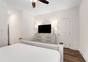 Beautiful Oceanside Home w/Fast WiFi, Balcony, Private W/D - Close to Beach