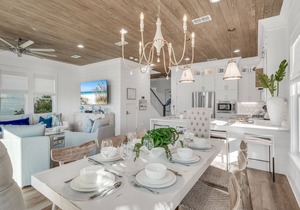 Best Location, Serenity by the Shore, 3 min walk to 2PrivateBeaches+3Pools+3Spas