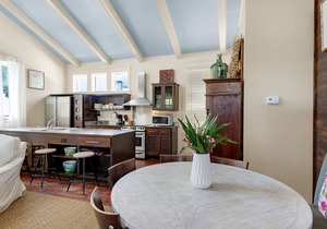 Big, & beautiful Parkshore Drive home w/large porch, free WiFi - close to beach