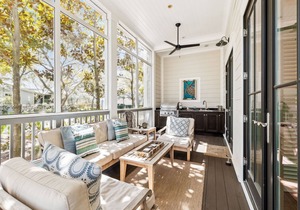 Book Now for Fall! Carriage House! Wine Cooler! Gourmet Kitchen. Screened Porch! Swing Bed!