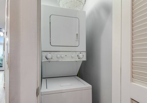 Bright condo in Carillon w/ large deck & shared pool - near the beach and lake!