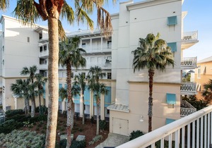Bright condo in Carillon w/ large deck & shared pool - near the beach and lake!