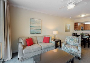 Bright & Spacious Condo On Okaloosa Island! Waterfall, Lazy River