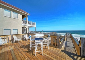 Charming 3BD/3BA home in a gated community!
