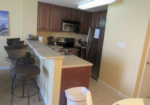 CHARMING BEACHFRONT 1BR/2BA LOW FLOOR AMAZING VIEWS & SUNSETS!