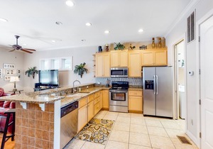 Charming beach escape w/a shared pool, free WiFi, washer/dryer, & central A/C