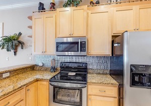 Charming beach escape w/a shared pool, free WiFi, washer/dryer, & central A/C