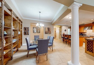 Charming Gulf front condo w/courtyard, pool access, & full gulf view