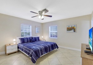 Charming waterfront house w/ heated pool & direct boating access to Gulf