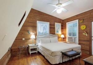 Curry House- 3rd Floor, King Bed, & Balcony Room 8