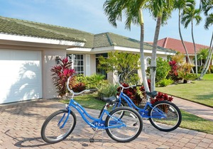 Delightful waterfront home w/ heated pool & direct boating access
