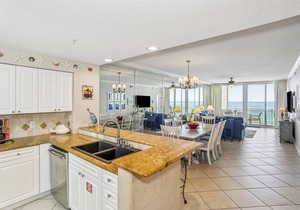 Desirable 2 bdr Gulf-Front 8th floor Pearl of Navarre Condo!