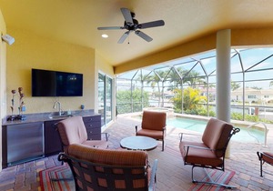Direct Access, 4 Bedroom Waterfront House With Pool
