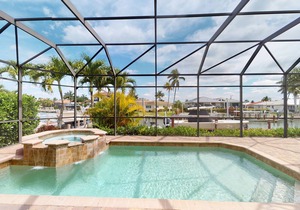 Direct Access, 4 Bedroom Waterfront House With Pool
