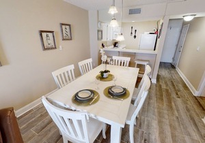 Dog Friendly, New beds, Master bedroom on Gulf Free Golf and Activities Daily