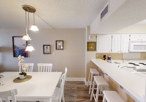 Dog Friendly, New beds, Master bedroom on Gulf Free Golf and Activities Daily