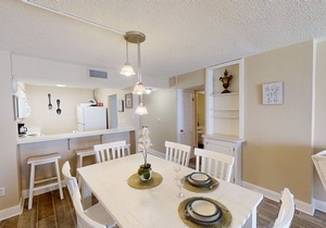 Dog Friendly, New beds, Master bedroom on Gulf Free Golf and Activities Daily