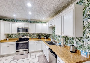 Dog-friendly home steps to beach with 2 kitchens, dressing room & game room