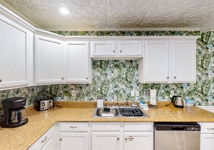 Dog-friendly home steps to beach with 2 kitchens, dressing room & game room