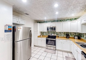 Dog-friendly home steps to beach with 2 kitchens, dressing room & game room